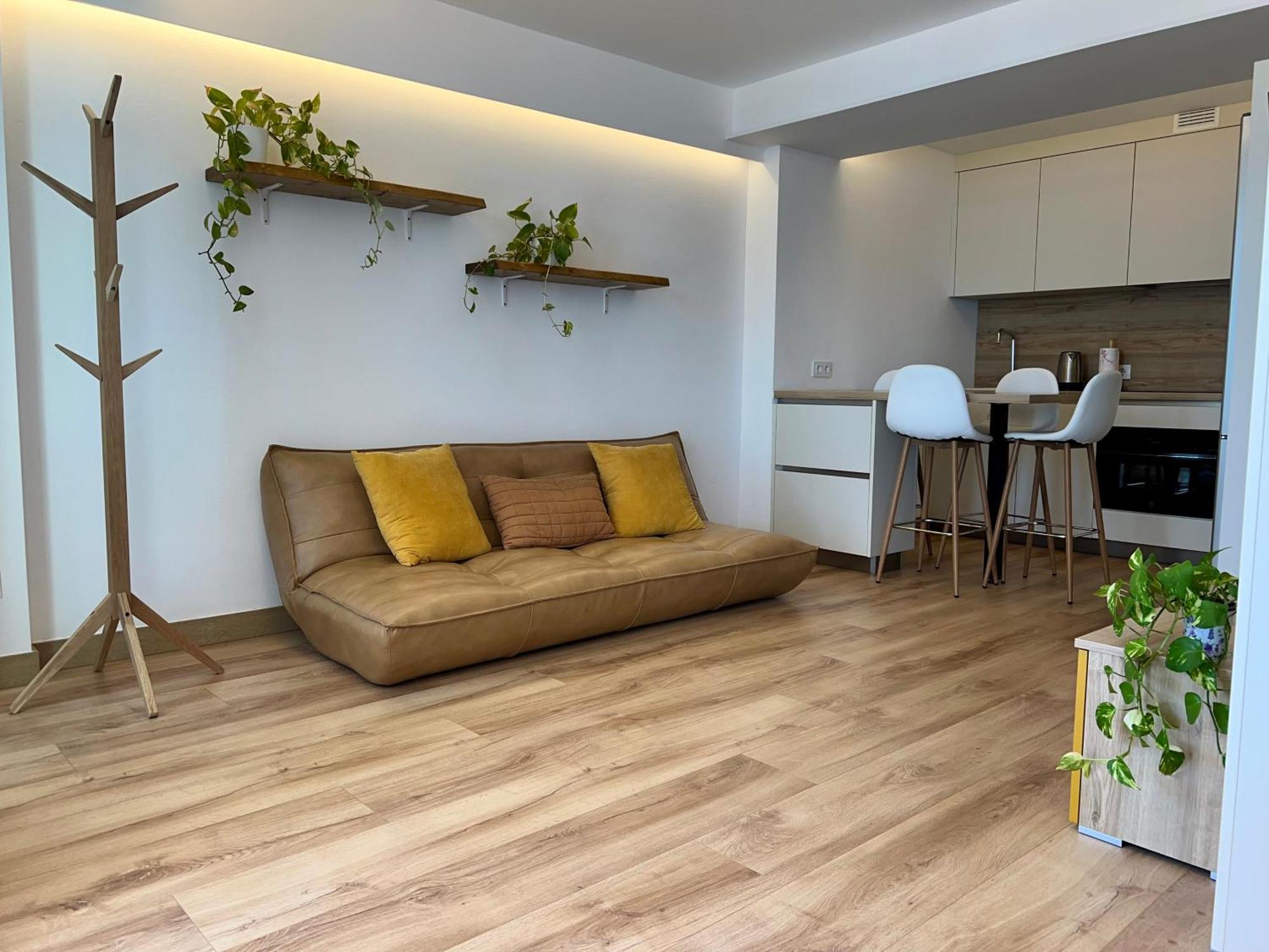 Loft Paseo Apartment *