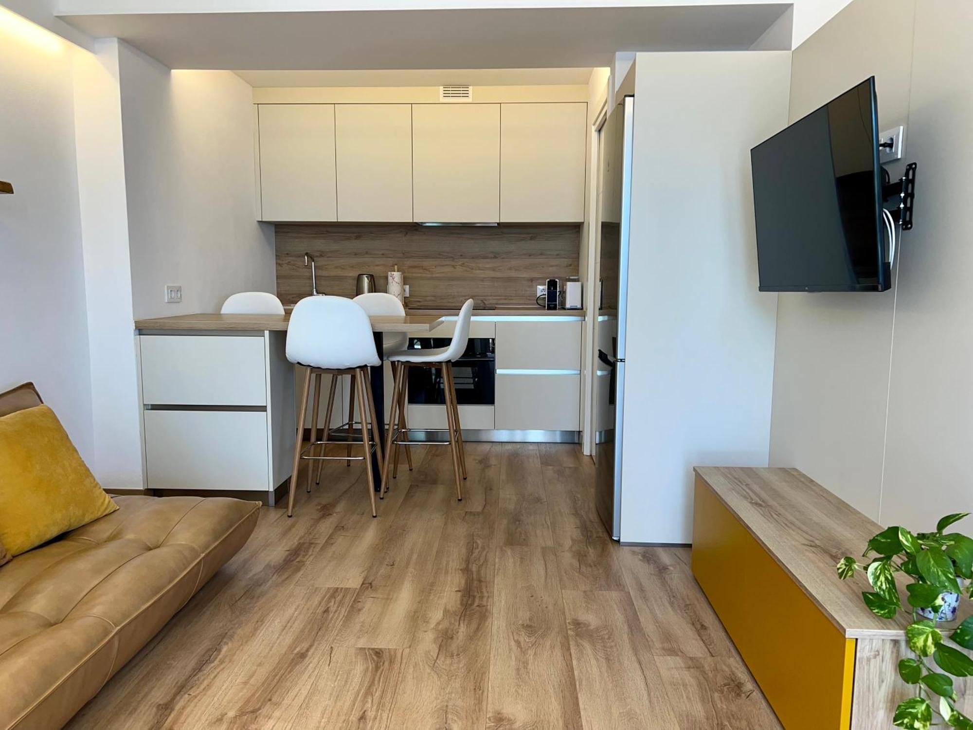 Loft Paseo Apartment